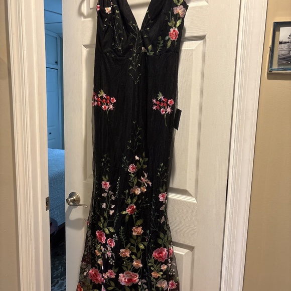 Lulus Soiree Blossom Black Floral Embroidered Mermaid Maxi Dress - Size S - Picture 7 of 11